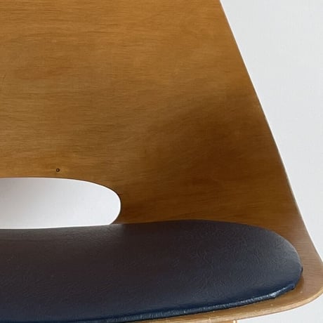 Tonneau Chair-Wood Leg / Pierre Guariche-1
