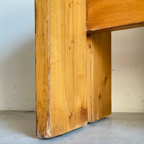 2 Planks Stool for "Les Arcs" / Les Arcs architect team /7