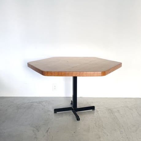 Hexagon Table for "Arcs1800" / Charlotte Perriand / c.1970-1980/ 脚部