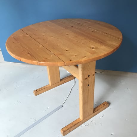 Les Arcs Frap Table/ Charlotte Perriand