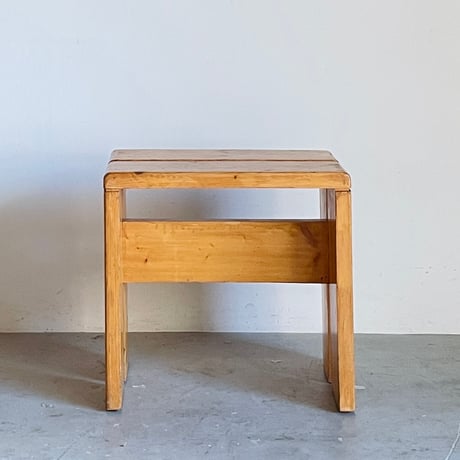 2 Planks Stool for "Les Arcs" / Les Arcs architect team /8