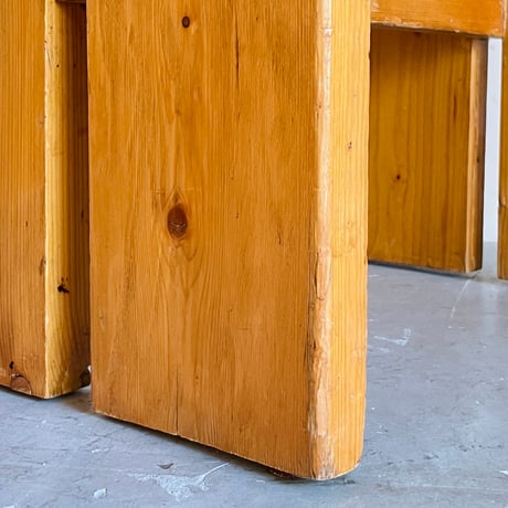 2 Planks Stool for "Les Arcs" / Les Arcs architect team /8