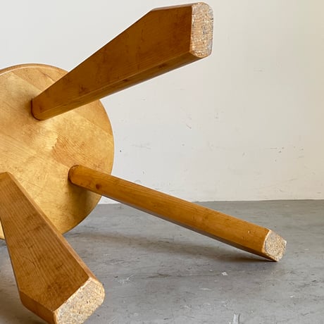 Sandoz Stool - Les Arcs ver. / Charlotte Perriand