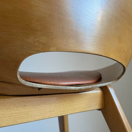 Tonneau Chair-Wood Leg-Pink Seat / Pierre Guariche-2
