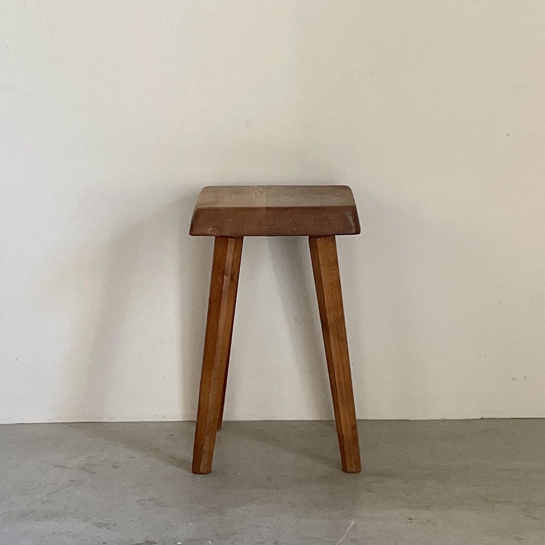 S01 Stool with 