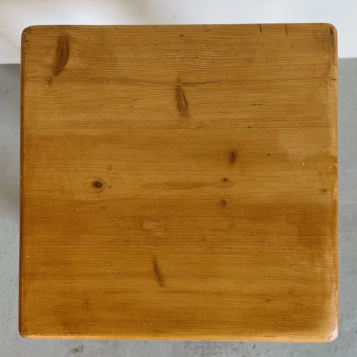 Square Seat Stool for Les arcs-1 / Charlotte Pe Square Seat Stool for Les arcs-1 / Charlotte Pe
