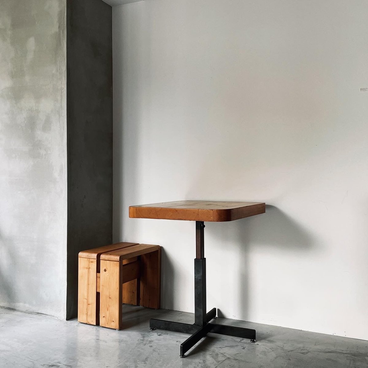 Adjustable Square Table-(ca,1976) / Charlotte P