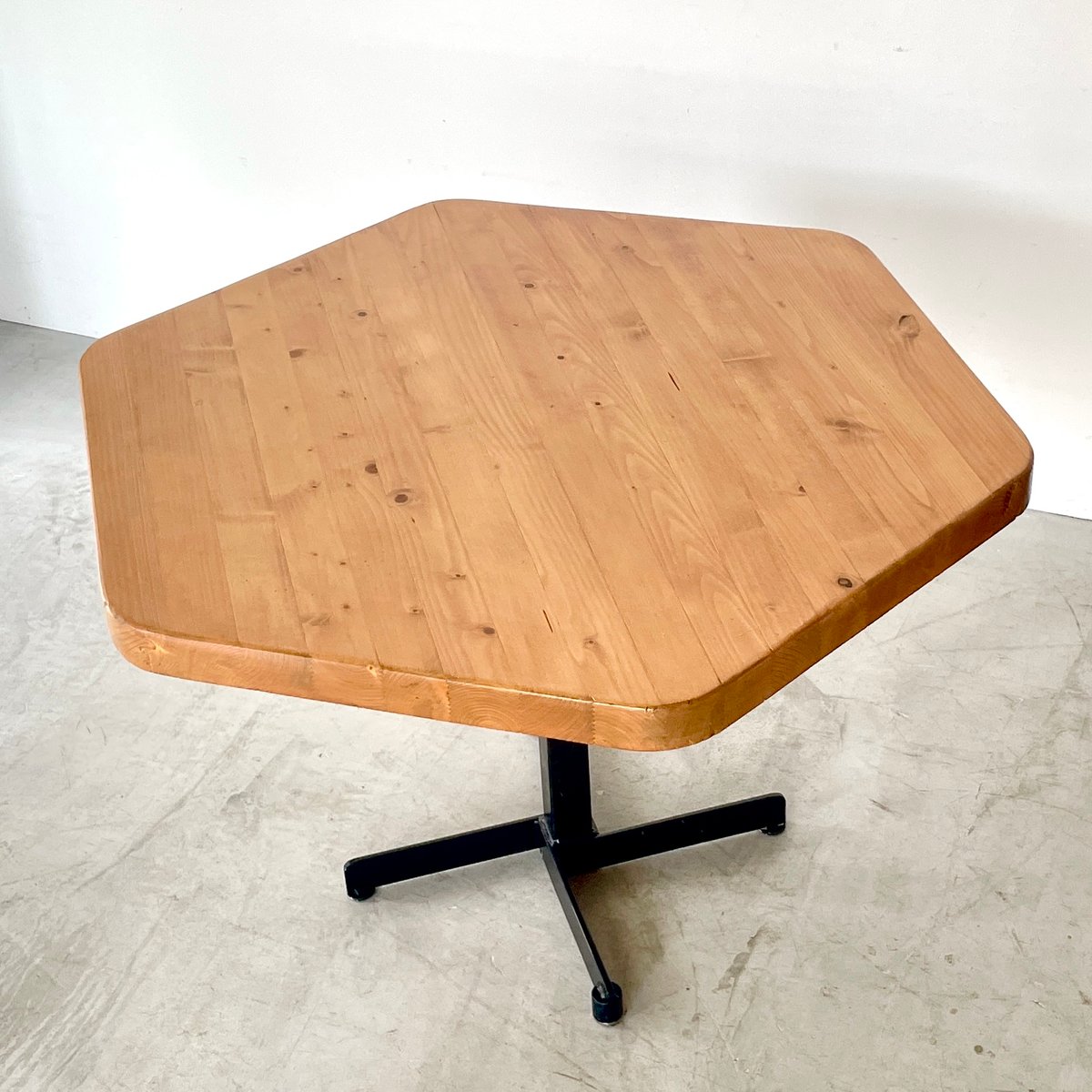 シャルロットペリアン レザルク テーブル Les Arcs tabel Hexagonal Table for 