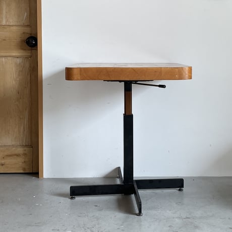 Adjustable Square Table-(ca,1976) / Charlotte Perriand for Les Arcs