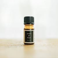 【years & days】“days” フレグランスボトル（5ml）/ THU