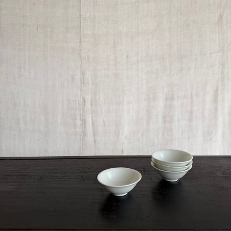 3.白磁の小皿