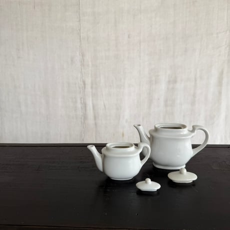 4.白磁のミニティーポット