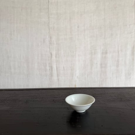 3.白磁の小皿