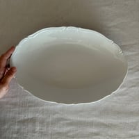 9.白磁のオーバルプレート