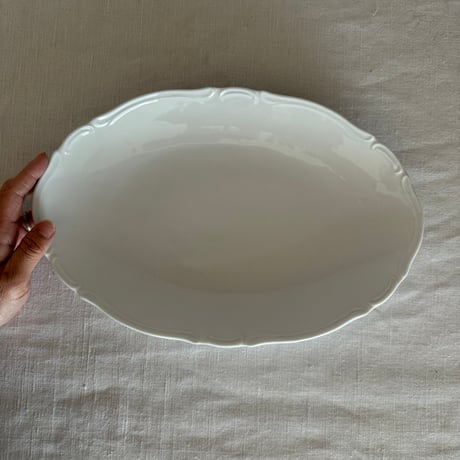 9.白磁のオーバルプレート