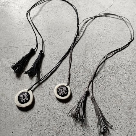 モチーフ刺繍・鹿ツノペンダント（DHSP）