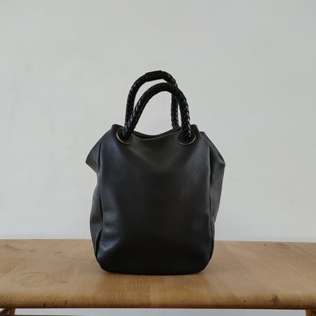 ヌイトメル　山羊革 巾着トートバッグ-MSサイズ・ブラック CATEGORY 巾着バッグ | nuitomeru STORE