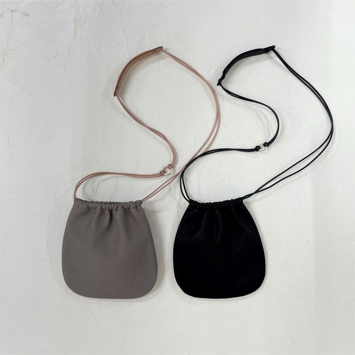 仔牛革 ミニ巾着 Mサイズ・ロング（ポシェット）（CMK-M-L  