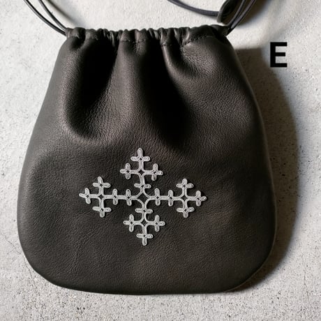 モチーフ刺繍・鹿革ミニ巾着　Mサイズ・ロング（ポシェット）（DMK(P)-M-L）