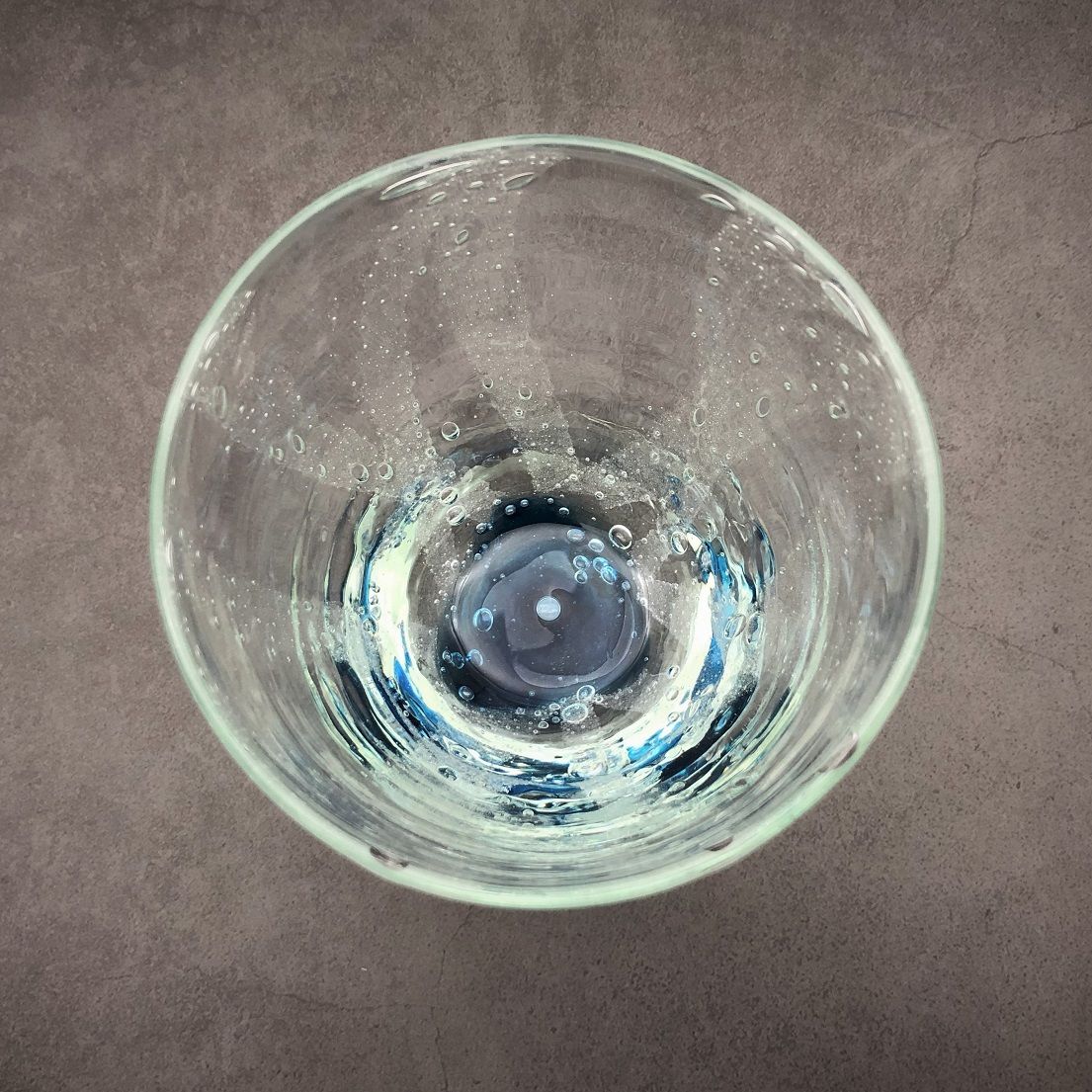 おおやぶみよ＿ティンガーラ（天の川）グラス（底青） | HIZUKI