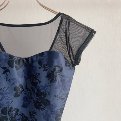 Moonlit Bloom（ムーンリットブルーム） B neck / Half Sleeve　④