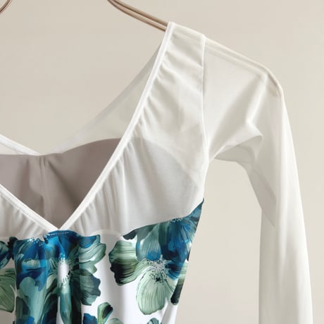 Aqua Bloom（アクアブルーム） V neck / Long Sleeve　①
