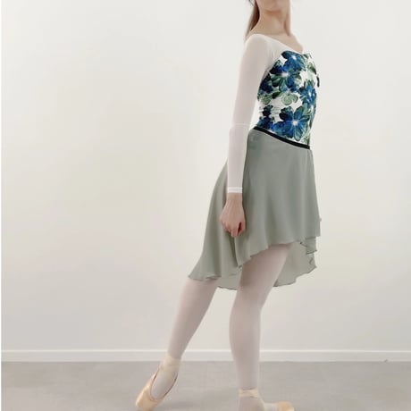 Aqua Bloom（アクアブルーム） V neck / Long Sleeve　①