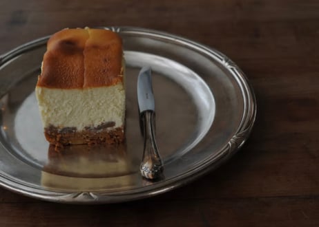 季節の米粉ロールケーキ4個、季節のチーズケーキ1/2本set【翌日到着地域限定】10/9、10、16、17発送