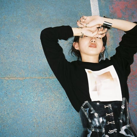 【ight】graphic L/S tee