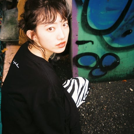 【ight】graphic L/S tee