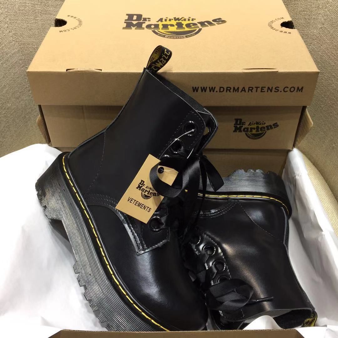 UK4セール Dr.Martens ドクターマーチン 8ホール 正規品 厚底 