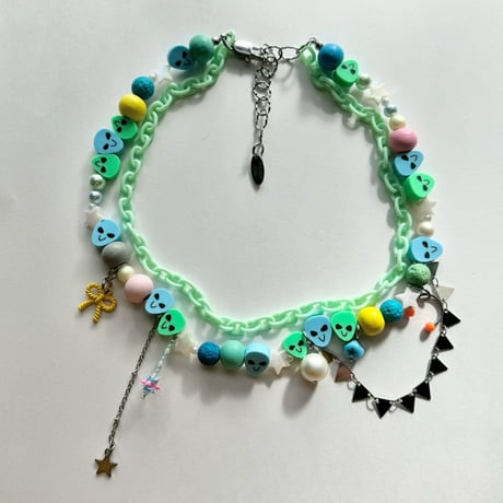 Alien’s party necklace