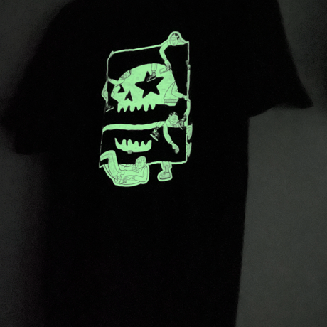 ドクロとはみ出しものたち TEE / BLACK