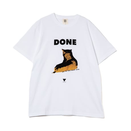 "DONE" PRINT TEE / white