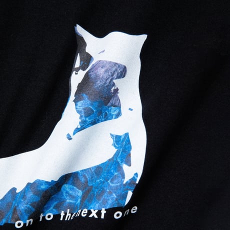 "DONE" PRINT TEE / black