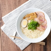 【本格博多豚骨ラーメンセット】博多とんこつ系極細麺+豚骨スープ