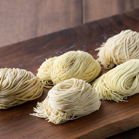 【厳選国産小麦】博多とんこつ系極細麺（１００ｇ）