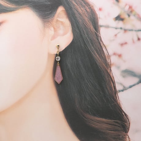 美濃和紙の変形ひし形イヤリング・ピアス｜凛とした和モダンスタイル｜ピンク