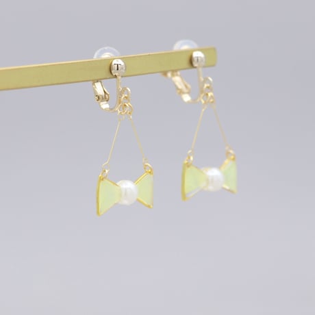 小さなリボン＊美濃和紙のイヤリング/ピアス＊黄色