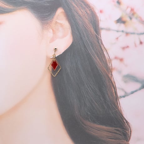 ひし形フープ｜美濃和紙のイヤリング・ピアス｜上品な和モダンスタイル｜赤