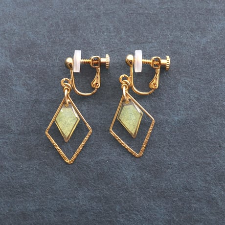 ひし形フープ｜美濃和紙のイヤリング・ピアス｜上品な和モダンスタイル｜黄色