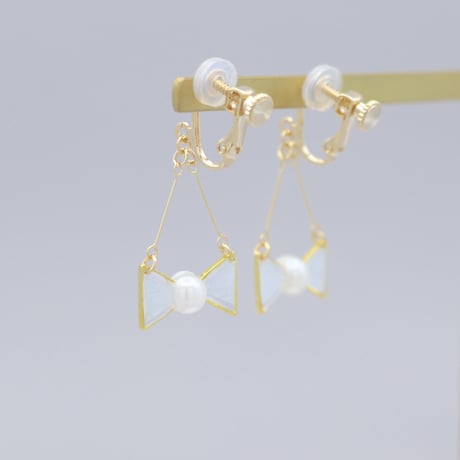 小さなリボン＊美濃和紙のイヤリング/ピアス＊ブルーグレー