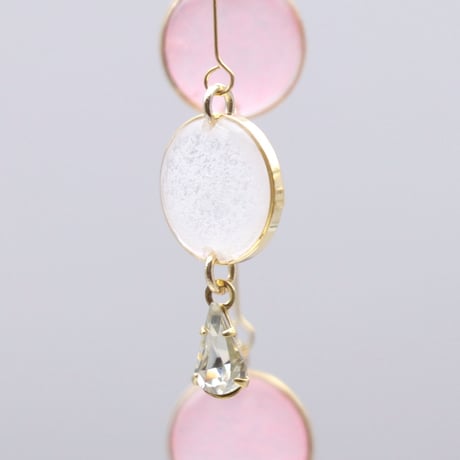 前後で揺れる水玉＊美濃和紙のイヤリング/ピアス＊白×ピンク