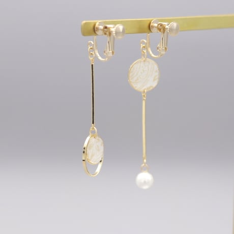 丸いアシメ【美濃和紙のイヤリング/ピアス】金-蔦