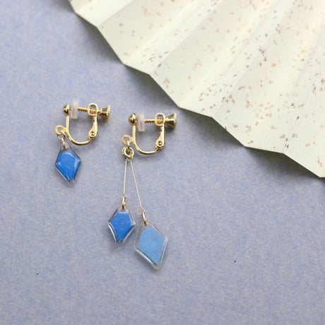 ひし形アシメ【美濃和紙のイヤリング/ピアス】青×水色