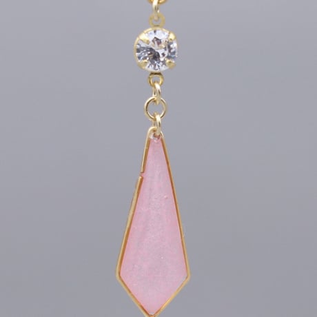 キラッと輝く変形ひし形＊美濃和紙のイヤリング/ピアス＊ピンク