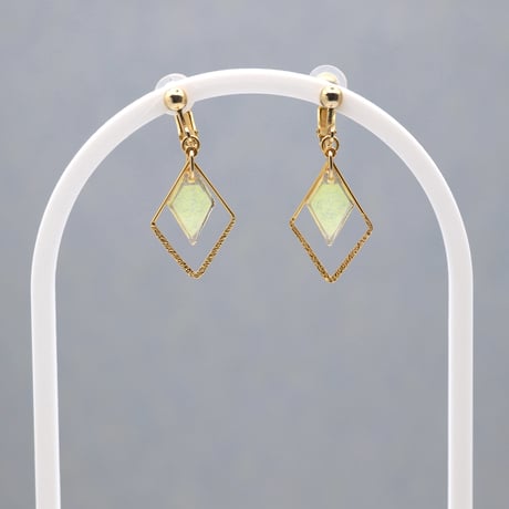 ひし形フープ｜美濃和紙のイヤリング・ピアス｜上品な和モダンスタイル｜黄色