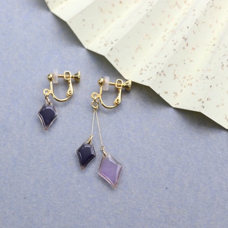 ひし形アシメ【美濃和紙のイヤリング/ピアス】深紫×藤色