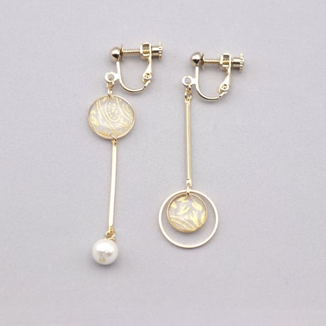 丸いアシメ【美濃和紙のイヤリング/ピアス】金-蔦