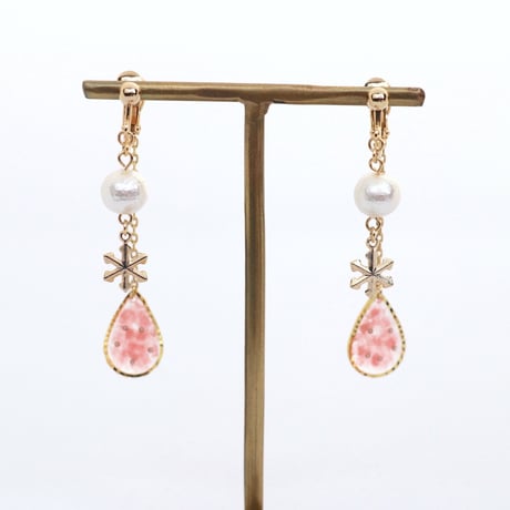 和紙のイヤリング/ピアス＊ドロップ＊雪チャーム＊コットンパール /ピンク